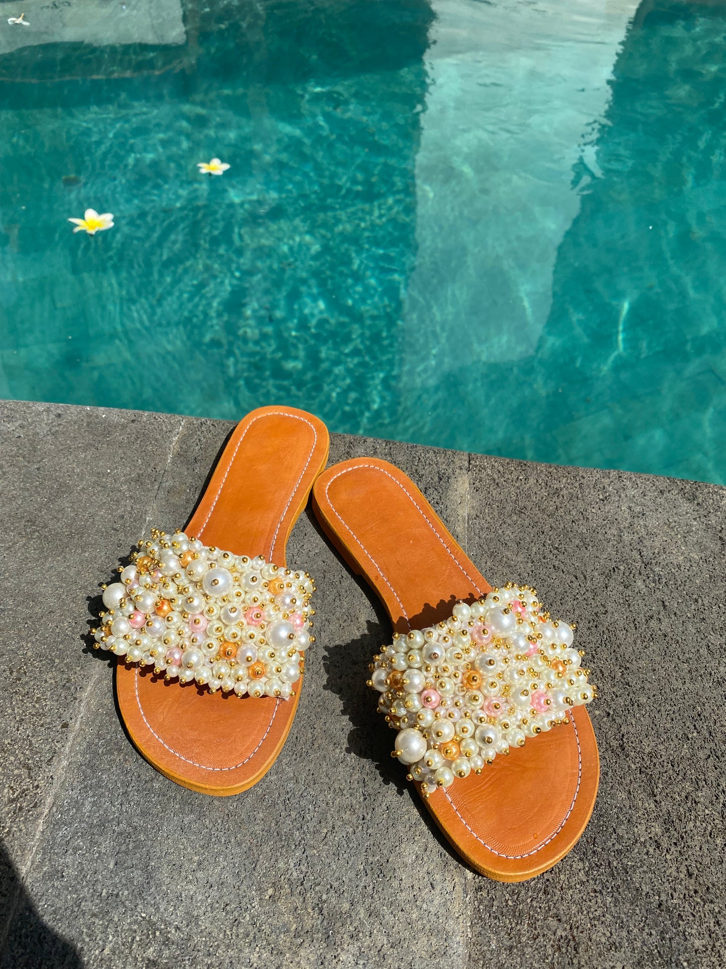 Mix Mutiara Selop Sandals